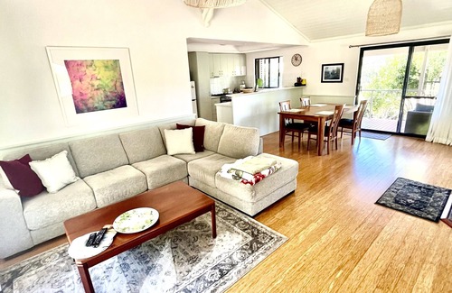 Crooked Brook Cottage | Farm Cottage in the Ferguson Valley