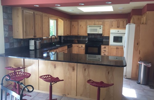 Mica House | Farm Getaway with hot tub and private indoor heated pool