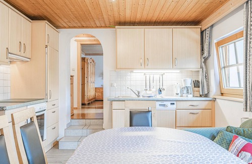 Feuring Apartment | Farm holiday home with balcony