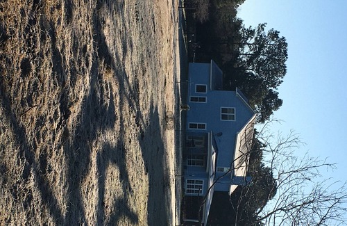 Claiborne Parish House | Farm home with horses and cattle on site.