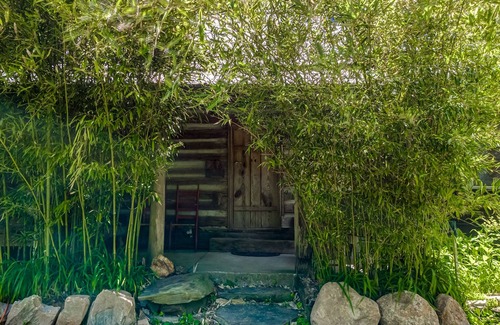 Talking Rock House | Farm House at Kaluna Farm Retreat