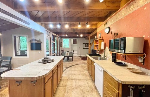 Millersville Cabin | Farm House at Rock Ridge Retreat