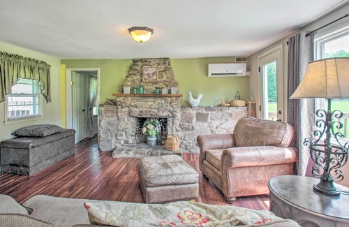 Buena Vista Cottage | 'Farm House' Cottage w/ Deck, 5 Mi to River
