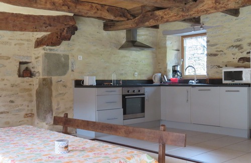 Loperec House | farm house from 1850, in stone.