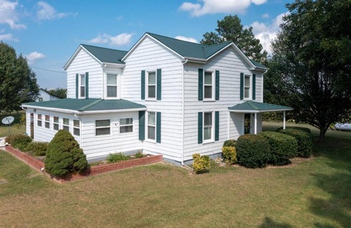 South Hill House | Farm House Getaway
