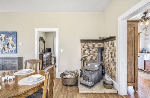 Florence House | Farm House in the Canyon Lands of Colorado, 2 BR, WiFi, Cable TV, Pets with Fee