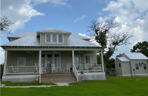 New Ulm House | Farm House Inn - Quiet Country Elegance