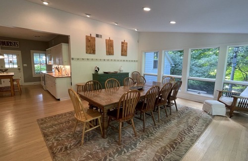 Three Oaks House | Farm house, loft & guest house Heated Pool Ponds Screened Gazebo Bocce court