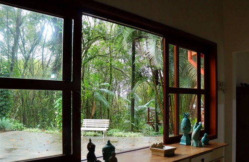 Jundiai House | Farm overlooking a private forest