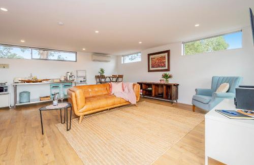 West Melton Apartment | Farm Retreat B&B