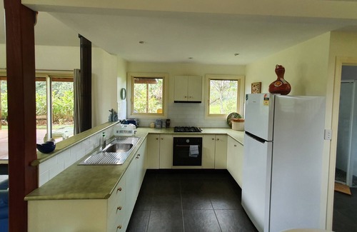 Lillian Rock House | Farm Stay at Lillian Rock the entire building