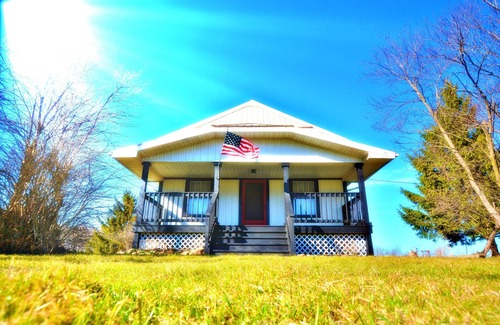 Thompson House | Farm stay at Midnight Rose Farm