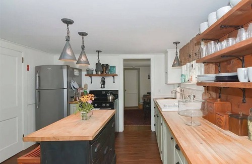 Southbridge House | Farm stay in Southbridge, Massachusetts