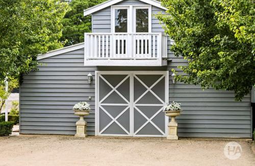 Tyabb House | Farm Stay MAPLE Cottage at Wilindi Estate