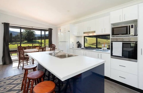 Foxground House | Farm "The Stockyards " 3 Bed Views Foxground.