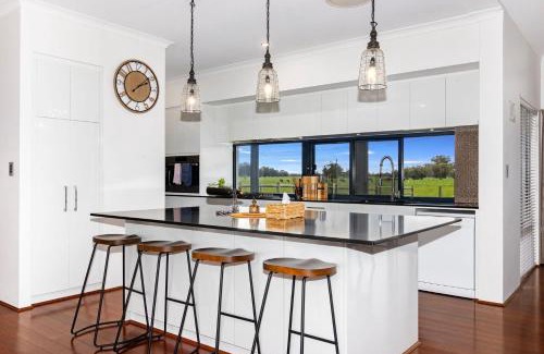 Bovell House | Farm View Retreat