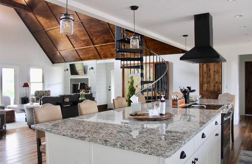 Scottsville Other | Farm Villa - near lake with private pickleball court