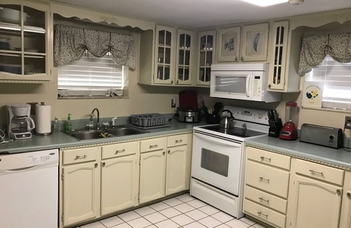 Live Oak Other | Farm/Woods stay, 3 miles from Live Oak