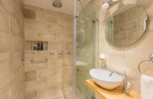 Bat Shlomo Apartment | farmer’s suite room