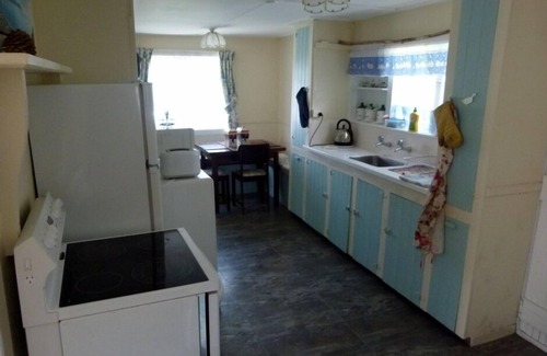 Kaikoura Bed & Breakfast | Farmers Cottage - Wacky Stays - six unique rentals - 4km from Kaikoura centre