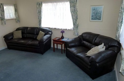 Kaikoura Bed & Breakfast | Farmers Cottage - Wacky Stays - six unique rentals - 4km from Kaikoura centre