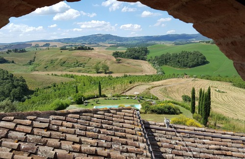 Siena Historical Center Apartment | FARMH. PODERE CUNINA 25 KM SUD SIENA DI FRONTE AL MONTALCINO PRENDENDO LEZIONI DI CUCINA