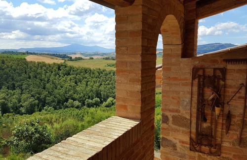 Siena Historical Center Apartment | FARMH. PODERE CUNINA 25 KM SUD SIENA DI FRONTE AL MONTALCINO PRENDENDO LEZIONI DI CUCINA