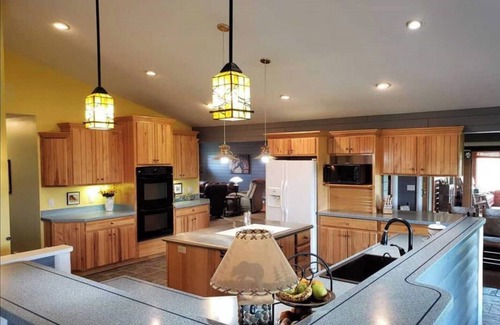 Williamsburg House | Farmhome Close to Great Lakes Equestrian Festival