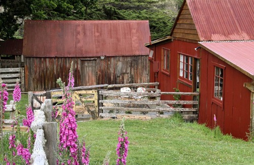 Puhoi House | Farmhouse ∙ 1 bedroom ∙ 2 guests