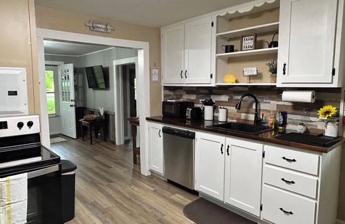 Piney Creek Other | Farmhouse 2 minutes from The New River in Piney Creek, NC
