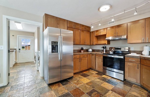 Fruita House | Farmhouse: 82" TV & Pool Table