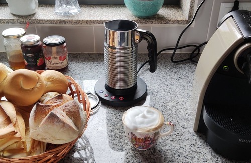 Portela House | Farmhouse accommodation for 10 people, with private pool, BBQ, garden and Wifi .