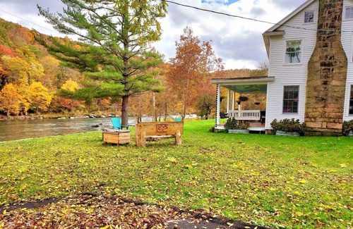 Moatsville Other | Farmhouse amidst Appalachian peace & tranquility & views! Pet-friendly!