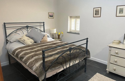 Saint Breward House | Farmhouse Annexe With Home-cooked Breakfast