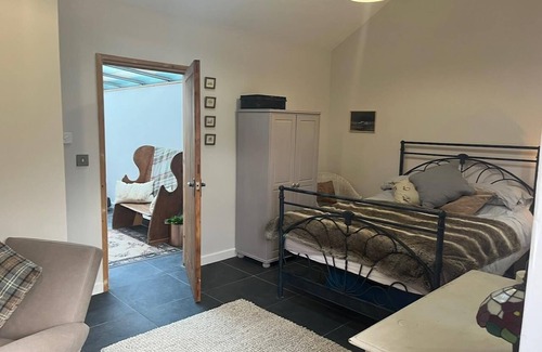 Saint Breward House | Farmhouse Annexe With Home-cooked Breakfast