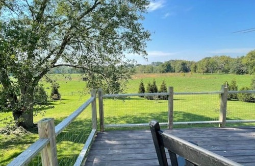 Waynesboro House | Farmhouse at the foot of the Blue Ridge Mountains