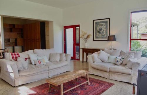 Waratah Bay House | Farmhouse At The Gap