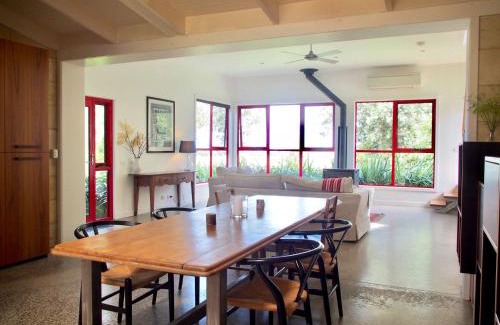Waratah Bay House | Farmhouse At The Gap