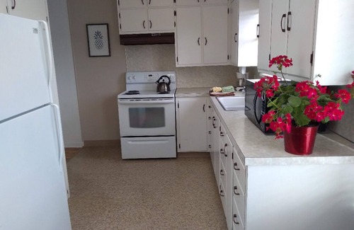 Filer House | Farmhouse charm, fresh eggs.