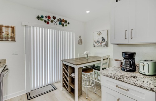 Lakeland House | Farmhouse Chic Luxe 3/2 Home near I4