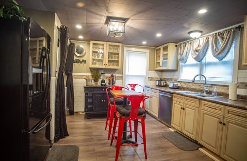 Godfrey Other | Farmhouse Cottage, Alton Illinois, come enjoy "Historical Culture"