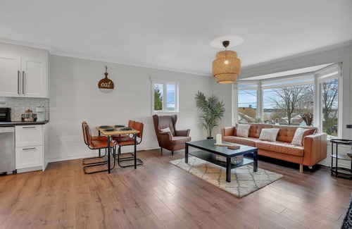 Ottawa Division Other | Farmhouse Cottage Feel near the City