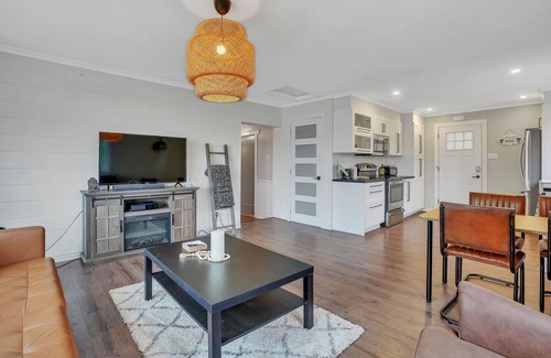 Ottawa Division Other | Farmhouse Cottage Feel near the City