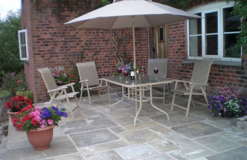 Congleton Cottage | Farmhouse Cottage Sleeps 2 (1 en-suite Bedroom)