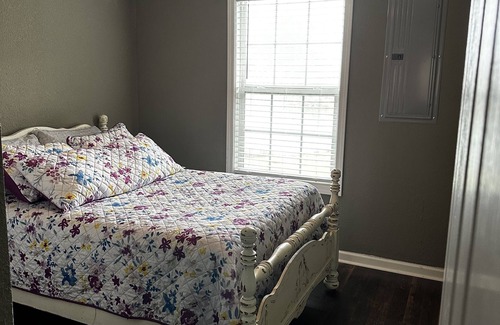 Tompkinsville Other | Farmhouse Getaway