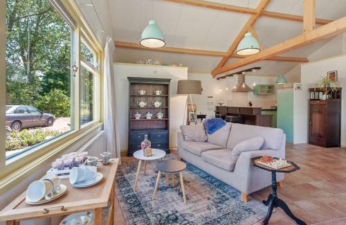Hoogzand House | Farmhouse in Eastermar near De Leijen River