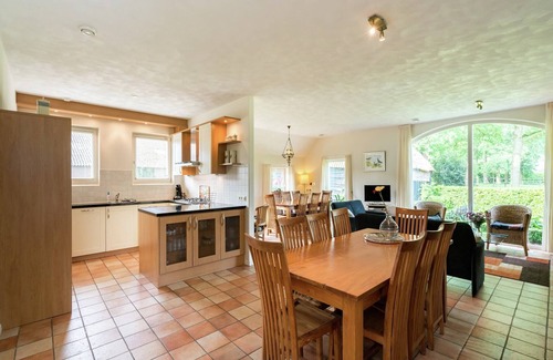 Rheeze Other | Farmhouse in Rheeze near Forest and Meadows