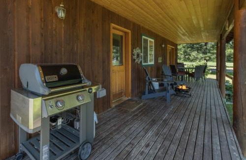 Leavenworth House | Farmhouse in Plain by NW Comfy Cabins