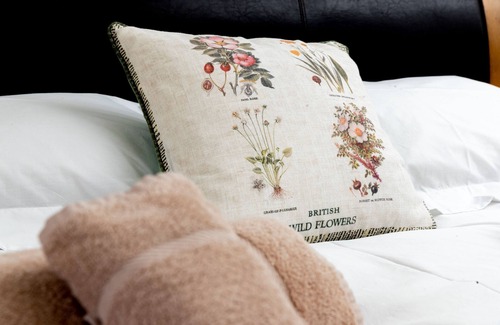 Hebden Other | Farmhouse in the heart of the Yorkshire Dales. Dogs welcome. Cycle friendly.