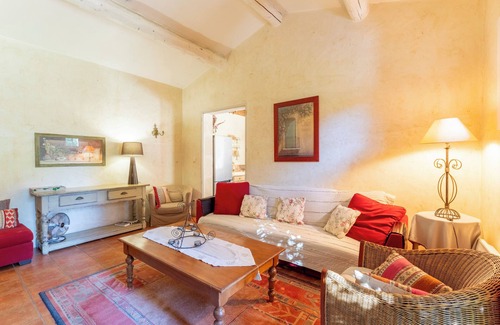 Velleron House | Farmhouse 'La Rivière' with Shared Pool, Private Terrace and Wi-Fi